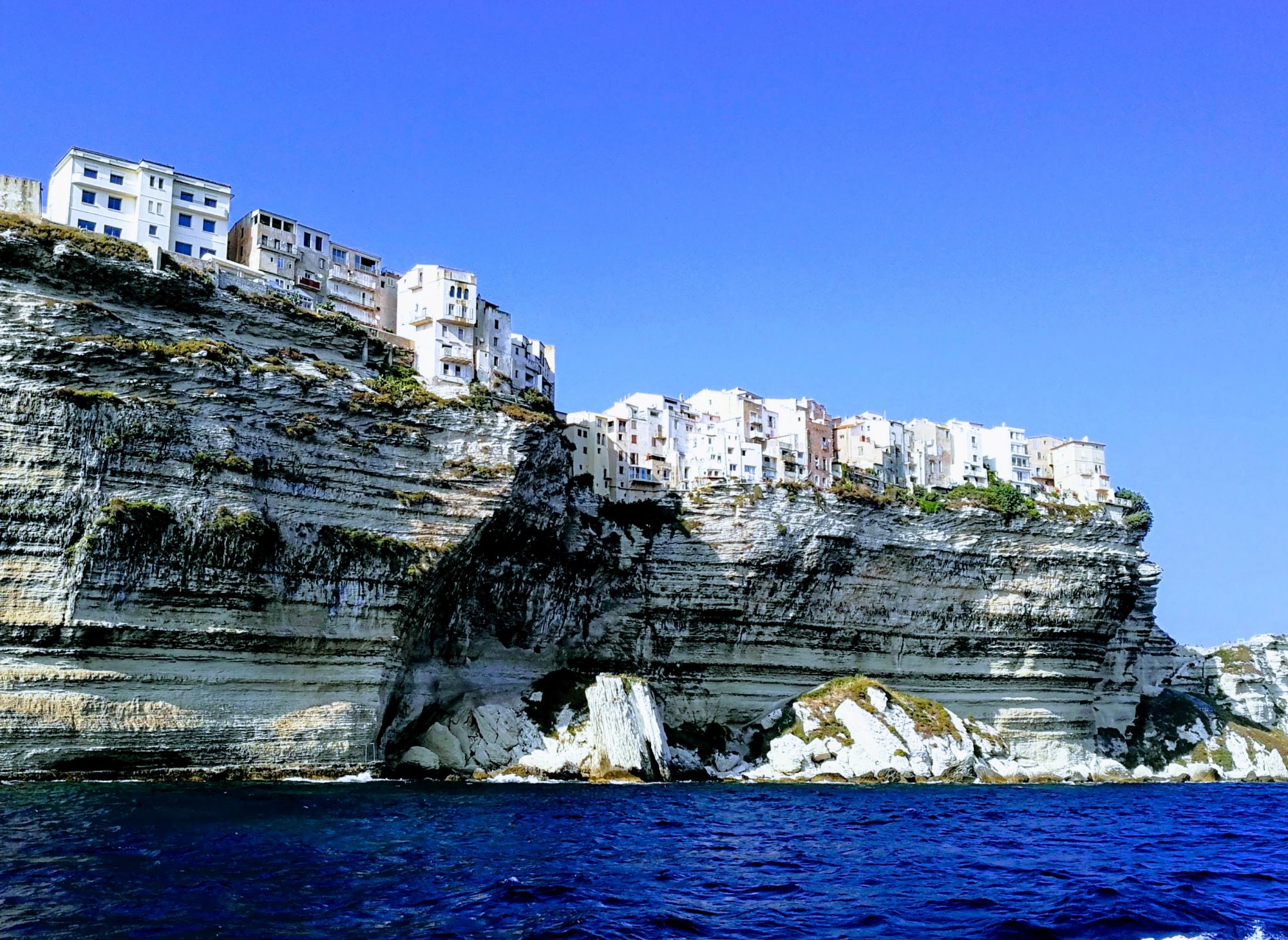 Bonifacio, impresionante vista desde el mar. Bonifacio, impresionante vista desde el mar.